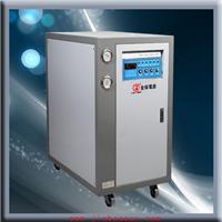 供应水冷式工业冰水机，操作台简单精确度可达+/-1℃