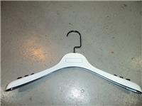 Supply of the latest men's hanger men's plastic hangers