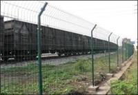 供应铁丝防护围栏网 铁路隔离栅厂 直销新款护栏网