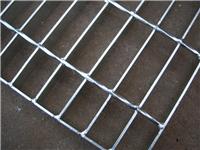 盖型钢格板可以选择长治龙鑫网业，专业制作钢格栅板！