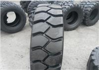 供应高品质工程机械矿山花纹轮胎1200-20