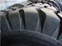 供应高品质三包大型工程车铲车轮胎E3花纹钢丝轮胎