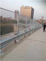 供应高低柱桥梁防护网，钢板护栏网