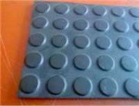 专业生产,定做各种规格的黑色圆点橡胶板