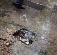广州水管渗漏怎么查，广州家庭水管漏水检测，客厅渗水查漏点