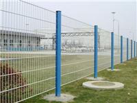 乌海市三角折弯护栏网价格，海勃湾区桃型立柱护栏网生产厂家