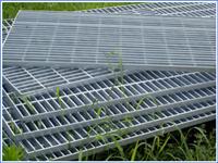 厂家定做3-5cm板厚高钢格板钢格栅板隔离网荷兰网批发