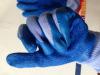 厂家批发21支纱环保无味紫纱蓝胶乳胶起皱耐磨劳保防护手套600双