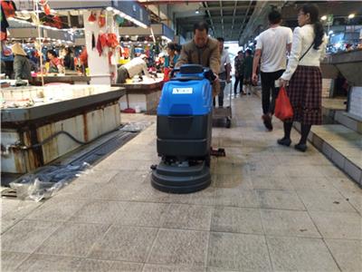 桂林米粉厂清洗地板灰尘、油污用全自动洗地机价格一台