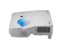 供应NEC UM301X+**短焦投影机 灯泡寿命长达8000小时, 3000流明，内嵌式反射镜