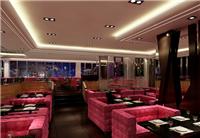 高档精致的小餐厅装修能直观的体现餐厅的风格定位