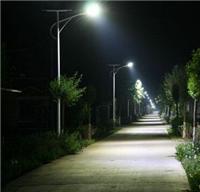 厂家供应广西贵港7米8米太阳能led路灯价钱低