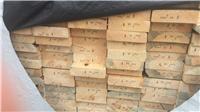 木材加工厂加工各种规格方木，木板材