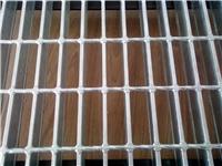 梅花刺片隔离网标准尺寸 梅花刺片防护钢网墙生产厂家