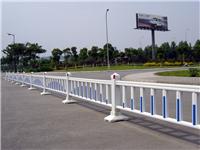 供应喷塑锌钢护栏厂家生产道路隔离栅框架低碳钢锌钢护栏批发护栏