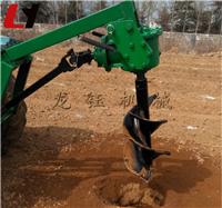 植树拖拉机钻孔机图片 龙钰公司冻土层挖坑机