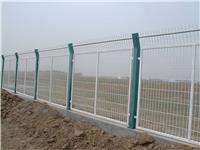 朋英常年销售框架护栏网 设备焊接防护网