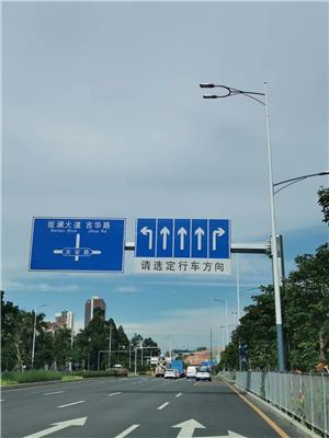 海南高速公路发光标志牌安装发光诱导屏厂家