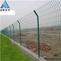 双边丝护栏网效果图_浸塑养殖场铁丝网围栏