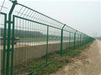 铁丝护栏网A铁丝护栏网供应A护栏网生产厂家