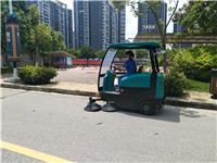 贵港小区使用环壮牌H5充电扫地机减少人工
