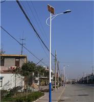 湘潭路灯厂家供应30WLED灯头80W太阳能板6米灯杆