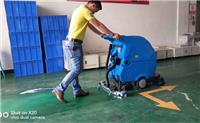 正确的手推式洗地机操作方法让您能够更快速的清洁干净工厂脏地面