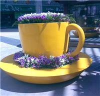 新品热销玻璃钢咖啡杯雕塑 商场步行街商业街彩绘杯座椅