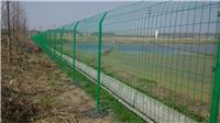 厂家专业生产1.8米高喷塑草绿色光伏围栏，光伏护栏网