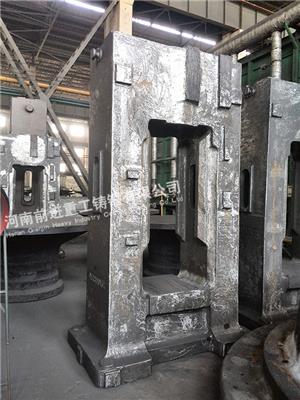 前进重工大型铸钢件生产厂家、压力机机身铸件、铸钢件来图定制加工
