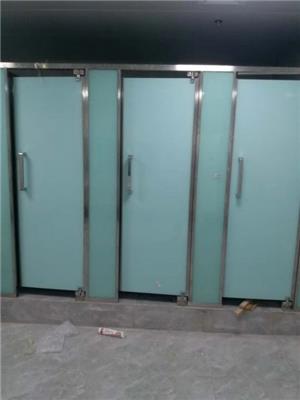 茂名厕所玻璃隔断免费安装 卫生间玻璃隔断上门安装