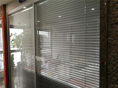 阳台玻璃窗订制 厦门中港豪华装饰工程供应