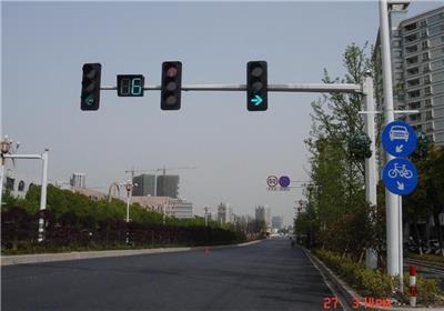 红绿灯灯杆八角信号灯