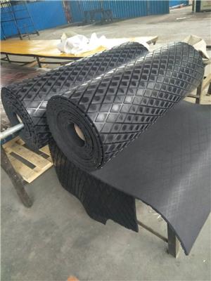 矿用耐磨橡胶板 阻燃耐磨菱形胶板