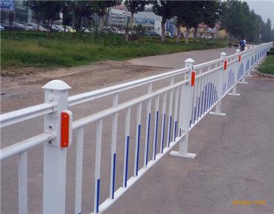 道路护栏隔离栏公路马路城市**隔离移动围栏锌钢交通设施防护栏