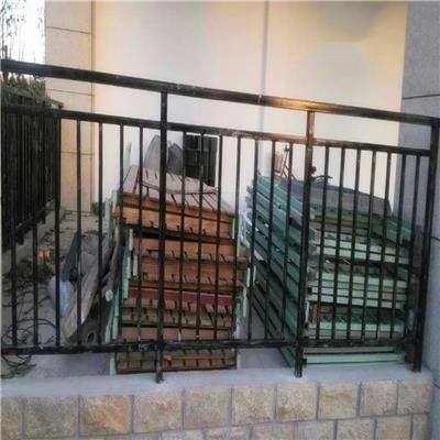 直销厂区安全防护栏 社区学校防护围栏 供应铁艺围栏品质保证