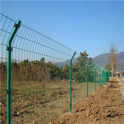 厂家现货铁丝网围栏 钢丝双边丝护栏网 护栏网价格护栏网