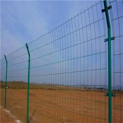 护栏网高速公路隔离网 浸塑铁丝网果园养殖绿化双边丝框架围栏网