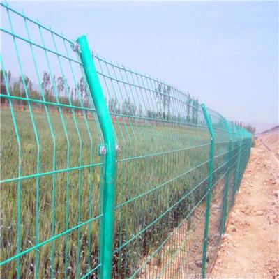 现货供应高速公路隔离栅栏双边丝护栏网养鸡围栏铁丝隔离栅栏