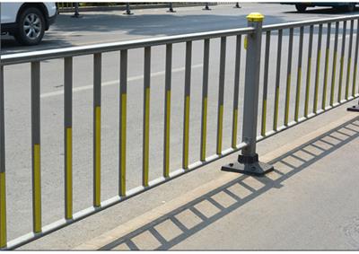 河南洛阳马路**隔离护栏围栏护栏交通安全设施防护栏公路道路护栏隔离栏