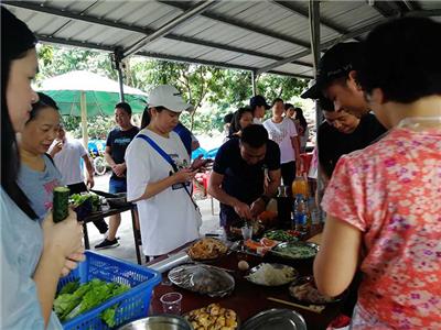 深圳南澳旅游推荐/深圳南澳东冲沙滩烧烤、水晶弹野战、趣味团建一天休闲游