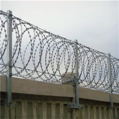 监狱**金属隔离网 Y型防御护栏网 军事重地防护网围界
