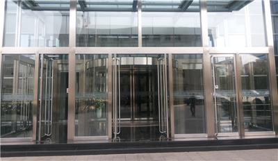 北京写字楼玻璃贴膜玻璃门腰线磨砂膜防撞贴