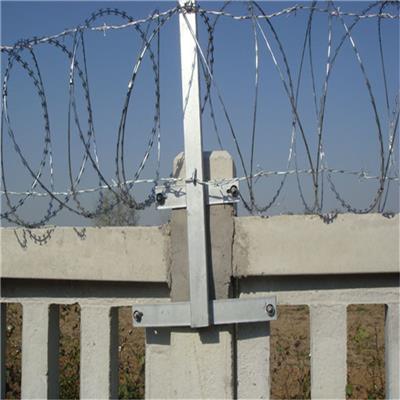 铁路刺丝滚笼防护栅栏 围墙刀片刺丝滚笼护栏规格齐全