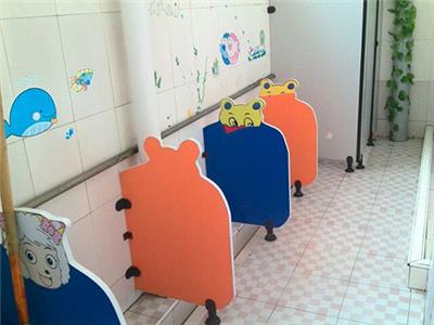 幼儿园厕所可爱造型图隔断