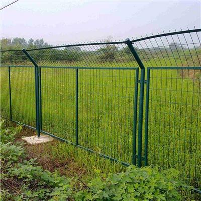 现货1.8*3米草绿色公路道路护栏网 隔离带用绿化护栏网 框架护栏网