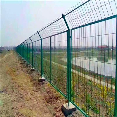 河南有护栏网防护网生产厂家 护栏网围栏价格一米 双边丝护栏网生产安装 边框护栏网成本多少