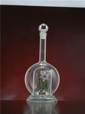 永鑫玻璃内置花造型白酒瓶个性手工艺玻璃制品厂家