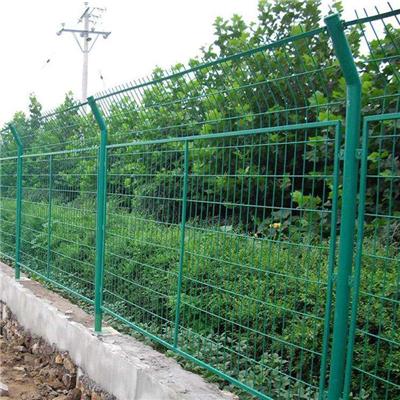 双边丝护栏网边框围栏 公路护栏网 养殖铁丝护栏网鱼塘防护围栏
