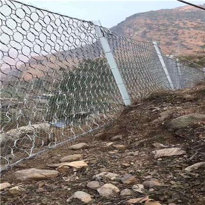 山体上铺的钢丝绳叫什么边坡防护网厂家生产主动边、被动坡防护网